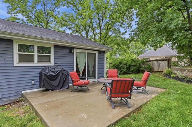 6709 Eastside Drive, Kansas City, MO 64152