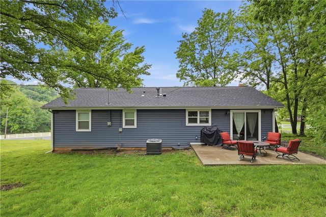 6709 Eastside Drive, Kansas City, MO 64152