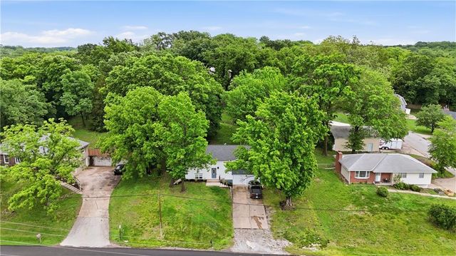 6709 Eastside Drive, Kansas City, MO 64152