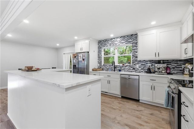 6709 Eastside Drive, Kansas City, MO 64152