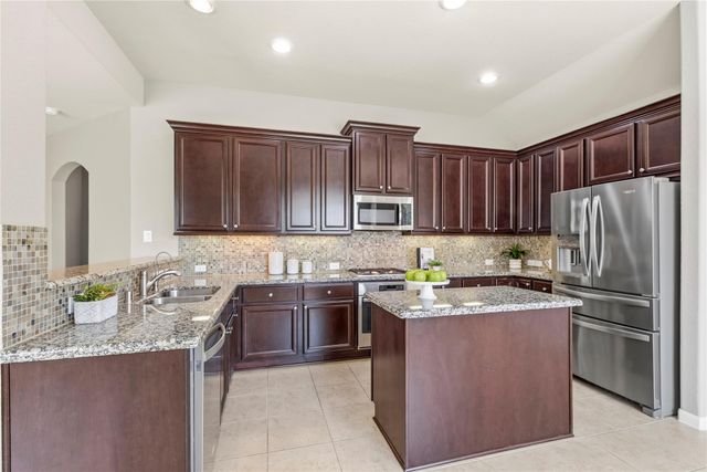 9997 Willow Falls Lane, Brookshire, TX 77423