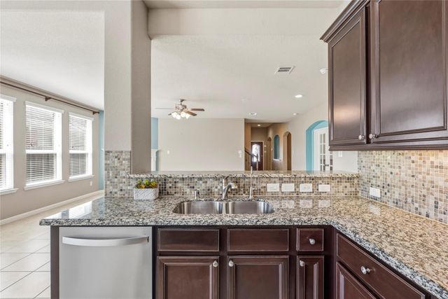 9997 Willow Falls Lane, Brookshire, TX 77423
