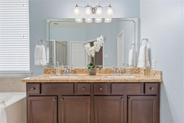 9997 Willow Falls Lane, Brookshire, TX 77423