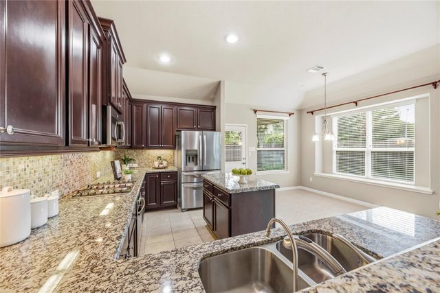 9997 Willow Falls Lane, Brookshire, TX 77423