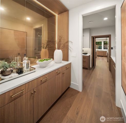 9030 NE 21st Place, Clyde Hill, WA 98004