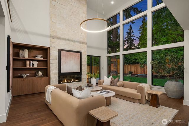 9030 NE 21st Place, Clyde Hill, WA 98004