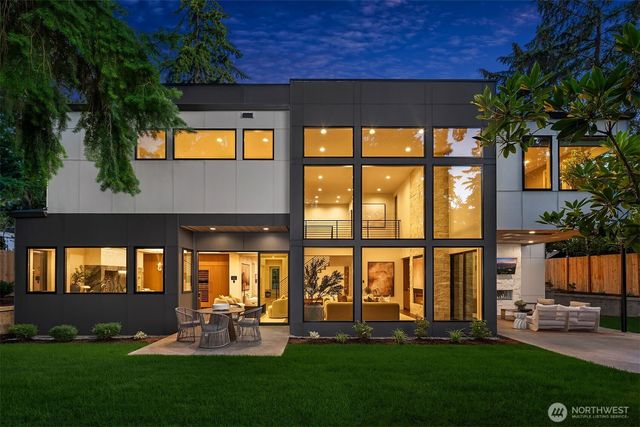 9030 NE 21st Place, Clyde Hill, WA 98004