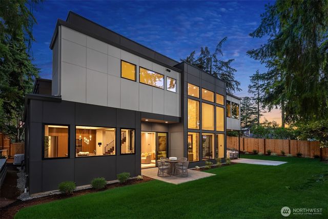 9030 NE 21st Place, Clyde Hill, WA 98004