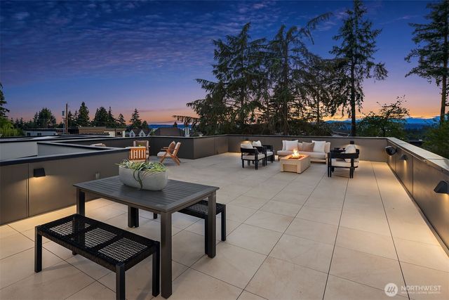 9030 NE 21st Place, Clyde Hill, WA 98004