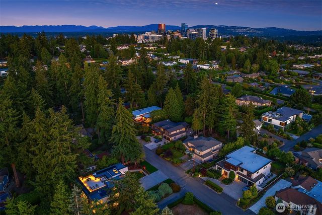 9030 NE 21st Place, Clyde Hill, WA 98004