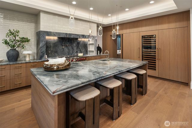 9030 NE 21st Place, Clyde Hill, WA 98004