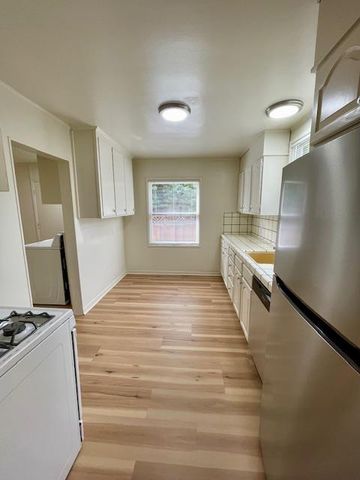 4035 Verdosa Drive, Palo Alto, CA 94306