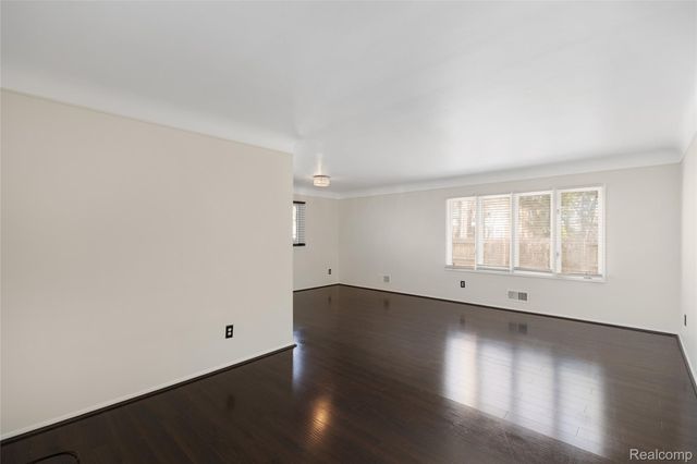 25538 Parsons Drive, Southfield, MI 48075