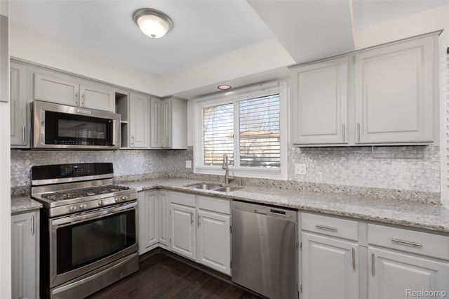 25538 Parsons Drive, Southfield, MI 48075
