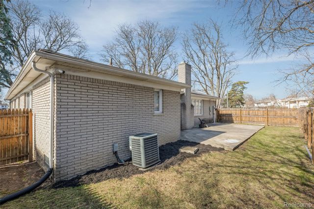 25538 Parsons Drive, Southfield, MI 48075