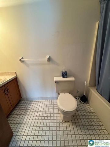 1207 Kressler Road, Allentown City, PA 18103