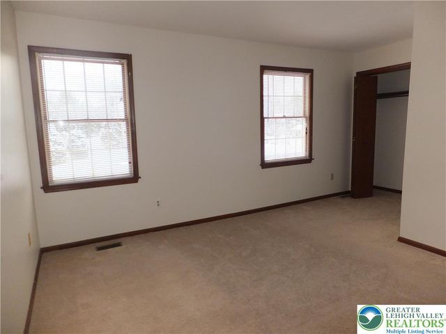 1207 Kressler Road, Allentown City, PA 18103