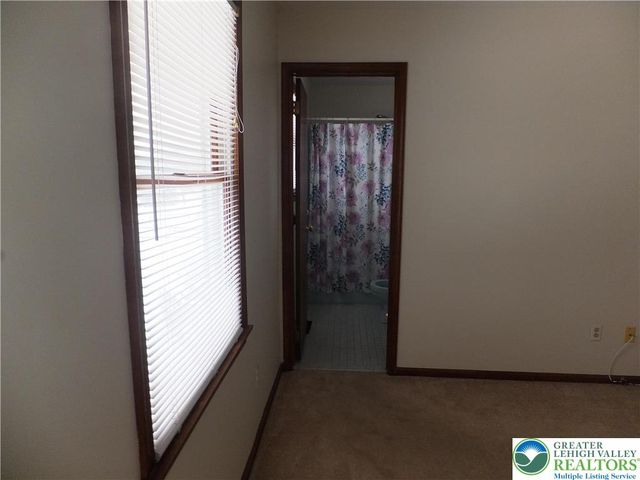 1207 Kressler Road, Allentown City, PA 18103