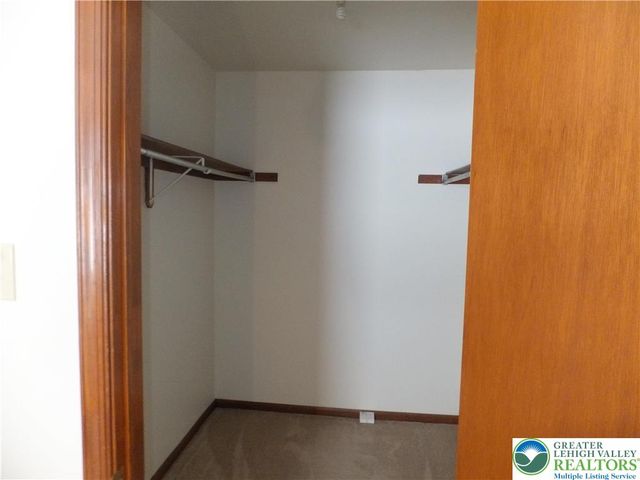 1207 Kressler Road, Allentown City, PA 18103