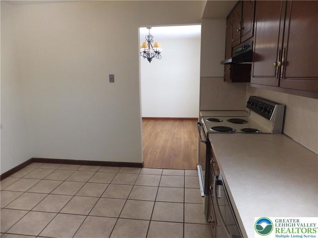 1207 Kressler Road, Allentown City, PA 18103