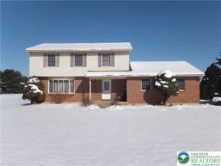 1207 Kressler Road, Allentown City, PA 18103