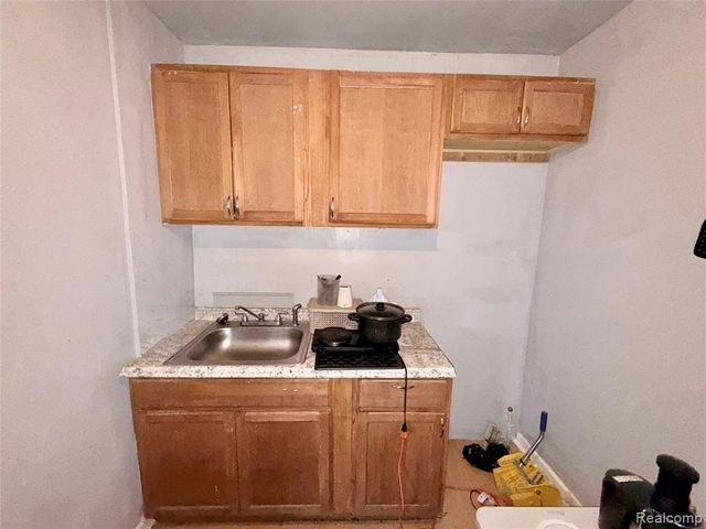 17245 Evergreen Road, Detroit, MI 48219