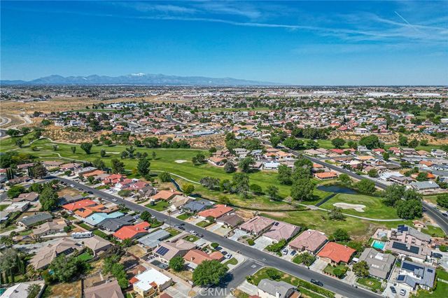 18499 Mountain Meadows, Victorville, CA 92395