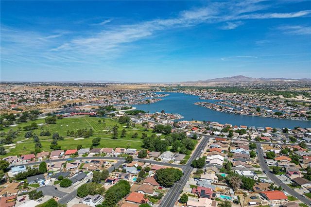 18499 Mountain Meadows, Victorville, CA 92395