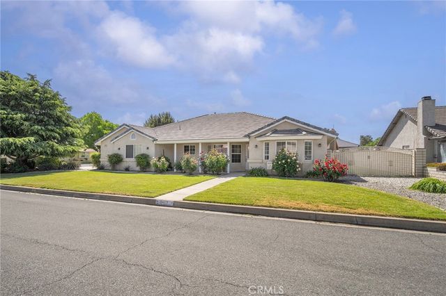 18499 Mountain Meadows, Victorville, CA 92395