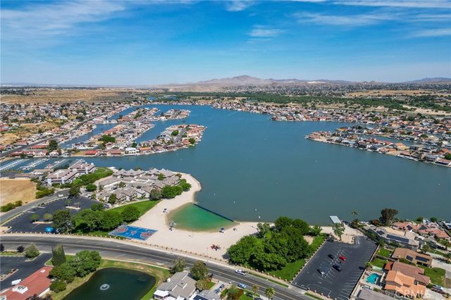 18499 Mountain Meadows, Victorville, CA 92395