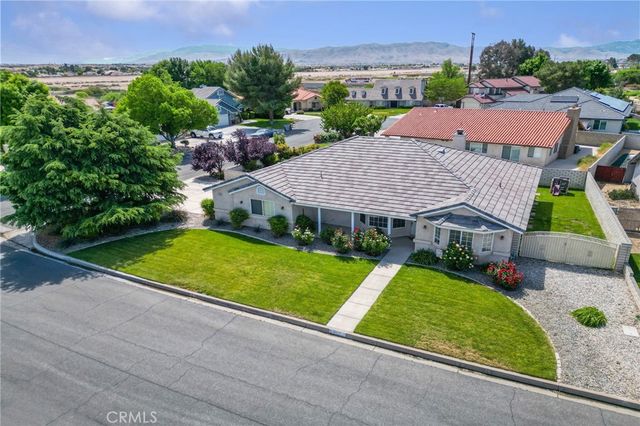 18499 Mountain Meadows, Victorville, CA 92395