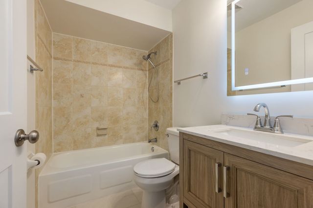 1501 Darien Lake Drive 201, Darien, IL 60561