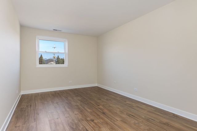 1501 Darien Lake Drive 201, Darien, IL 60561