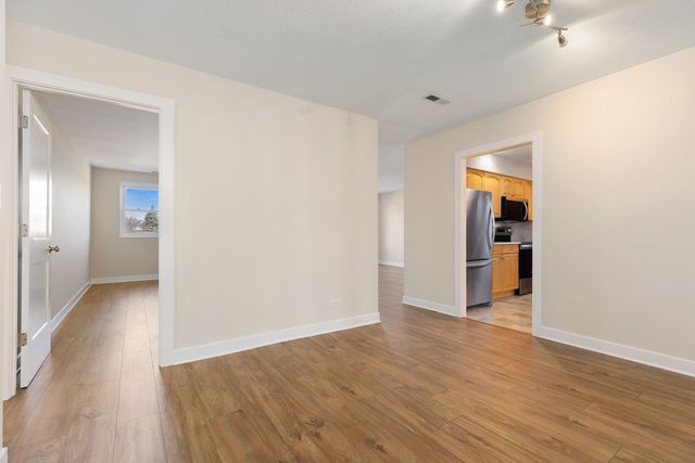 1501 Darien Lake Drive 201, Darien, IL 60561