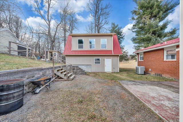 9009 Poor Mountain RD, Bent Mountain, VA 24059