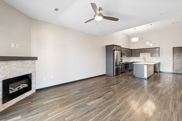 2875 Spring Rose Circle 308, Coralville, IA 52241