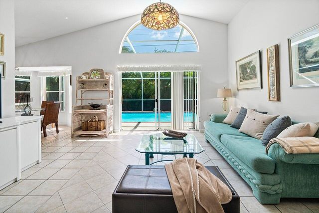 13270 Greenshore Place, Wellington, FL 33414