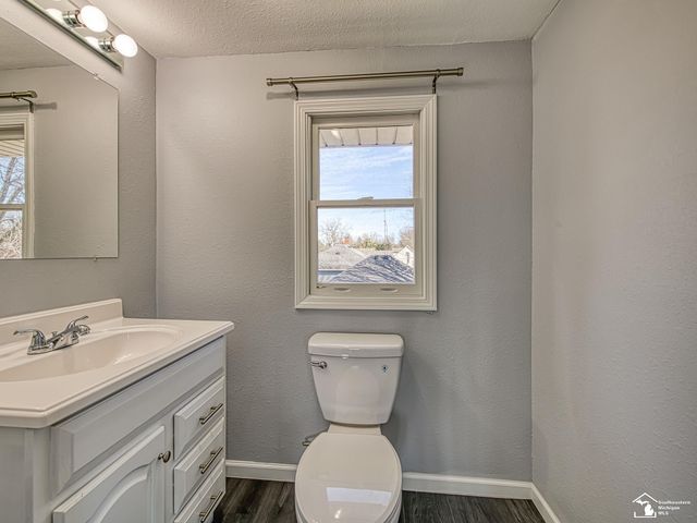 3663 Saint Anthony Road, Temperance, MI 48182