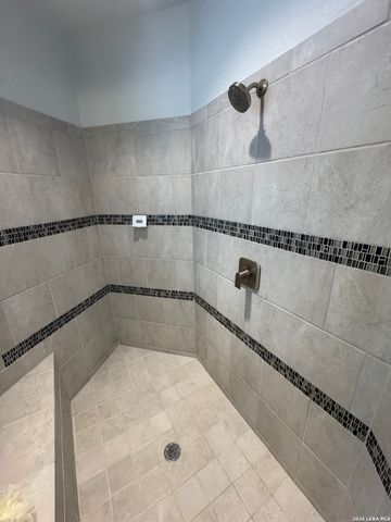 15230 Comanche Wolf, San Antonio, TX 78233