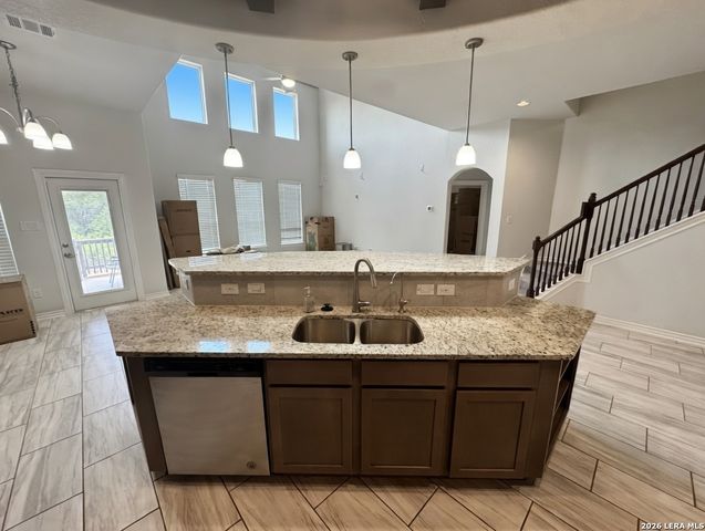 15230 Comanche Wolf, San Antonio, TX 78233
