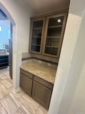 15230 Comanche Wolf, San Antonio, TX 78233