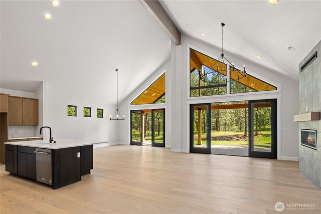 1061 Domerie Park Loop, Cle Elum, WA 98922