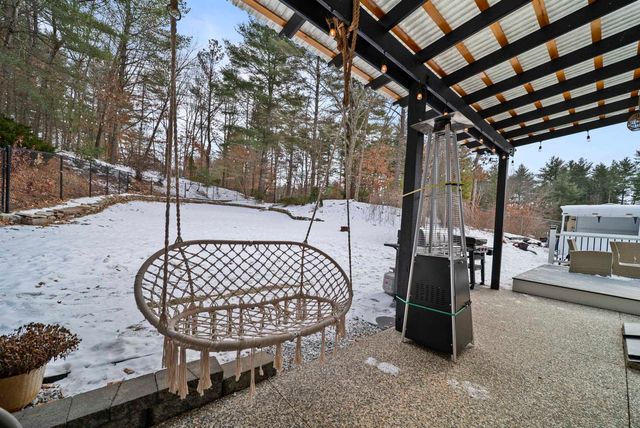 19 Pioneer Drive, Nashua, NH 03062