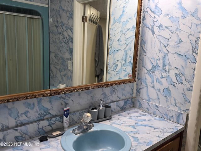 10205 MONCRIEF-DINSMORE Road, Jacksonville, FL 32219