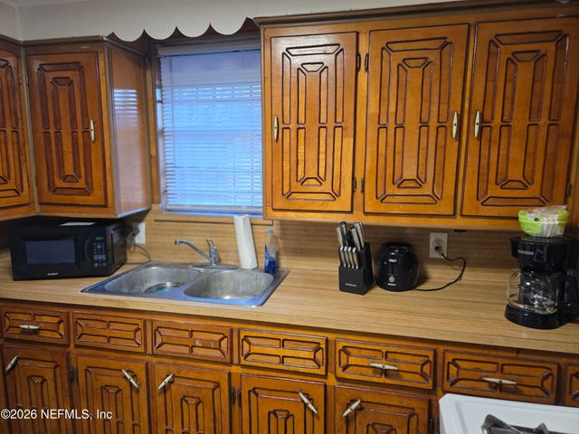 10205 MONCRIEF-DINSMORE Road, Jacksonville, FL 32219