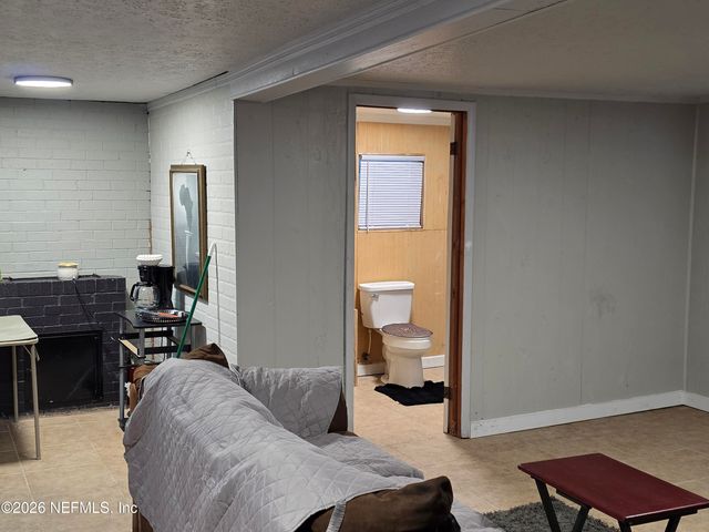 10205 MONCRIEF-DINSMORE Road, Jacksonville, FL 32219