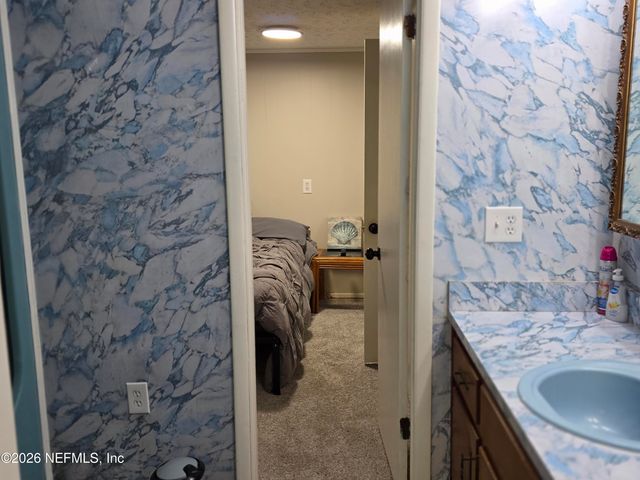 10205 MONCRIEF-DINSMORE Road, Jacksonville, FL 32219