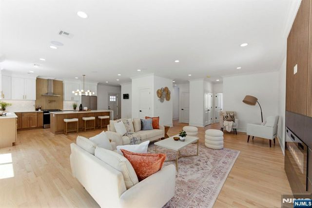 110 Platt Avenue, Saddle Brook, NJ 07663