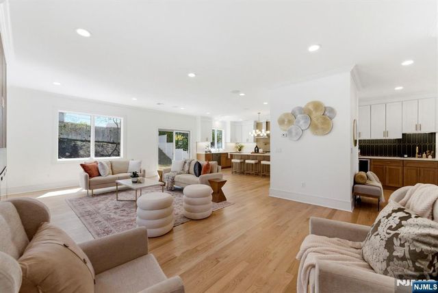 110 Platt Avenue, Saddle Brook, NJ 07663