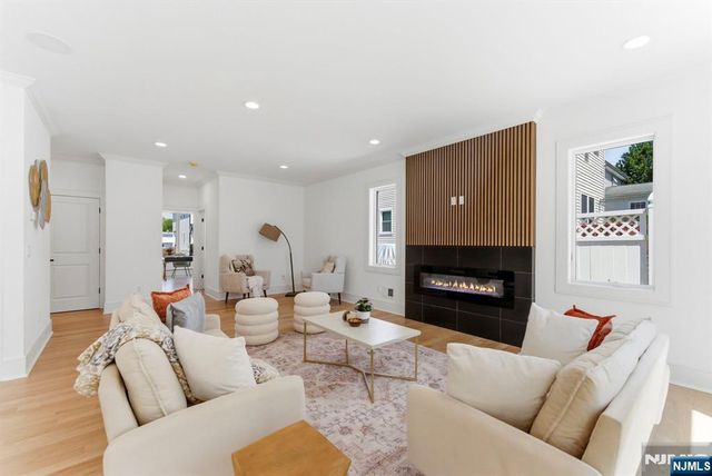 110 Platt Avenue, Saddle Brook, NJ 07663